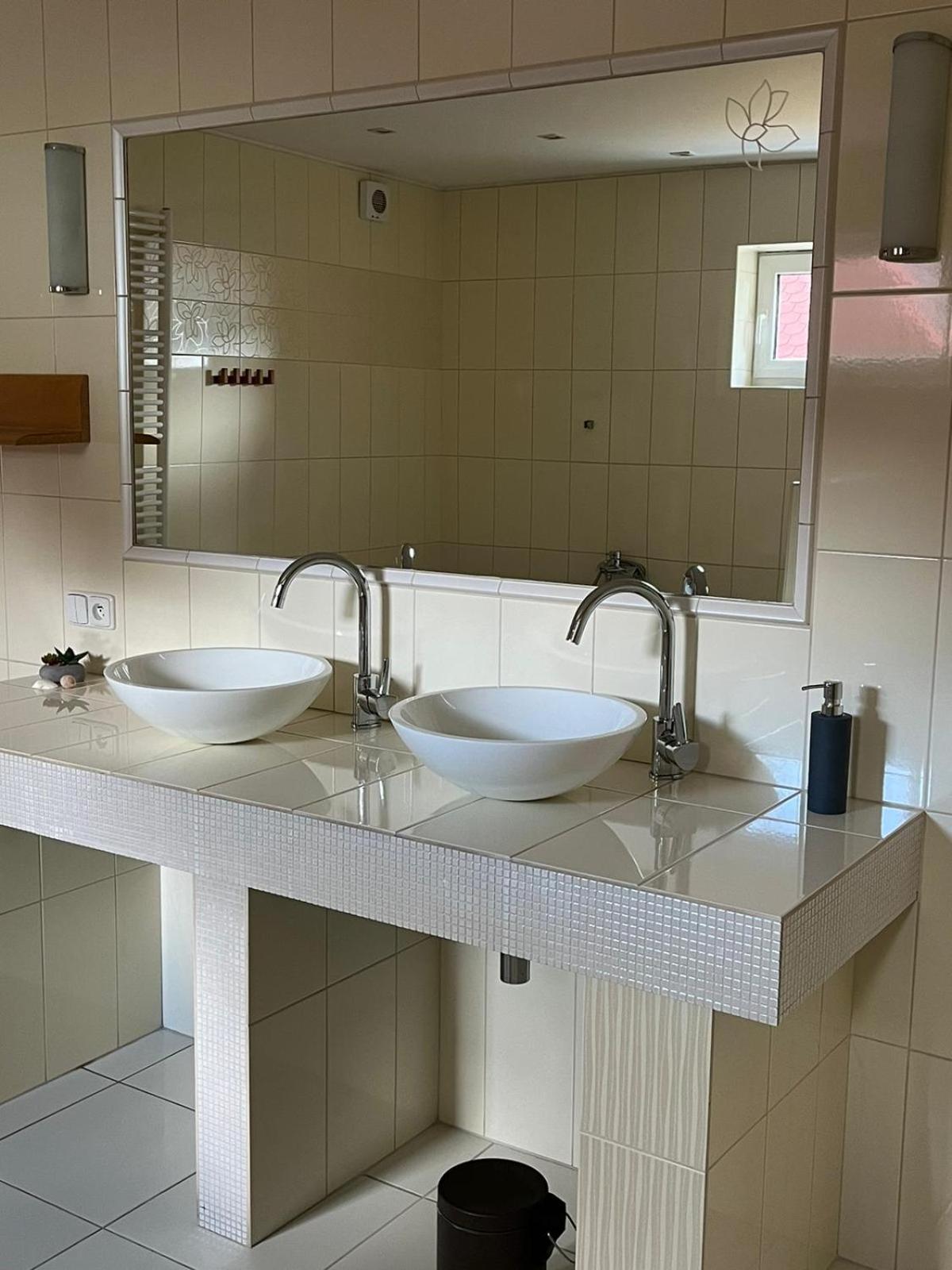 Apartman Pod Klasterem รุมบวร์ก ภายนอก รูปภาพ