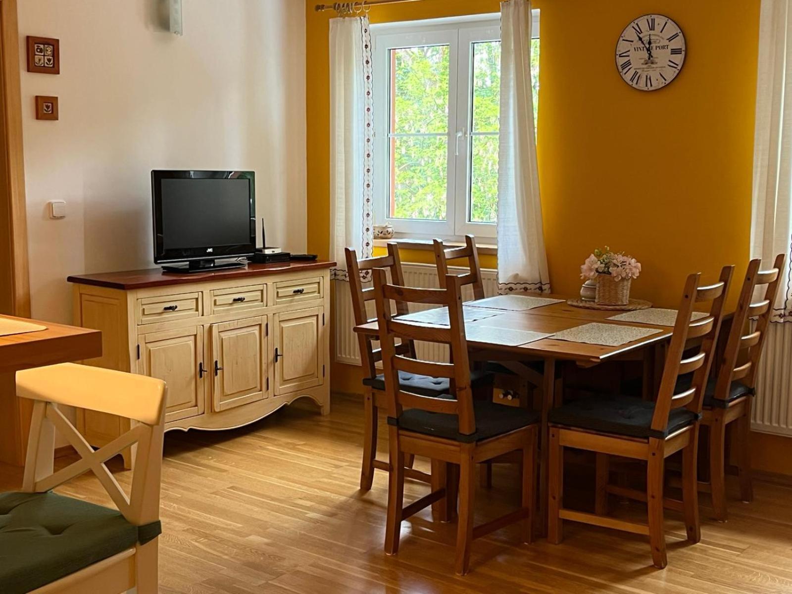 Apartman Pod Klasterem รุมบวร์ก ภายนอก รูปภาพ