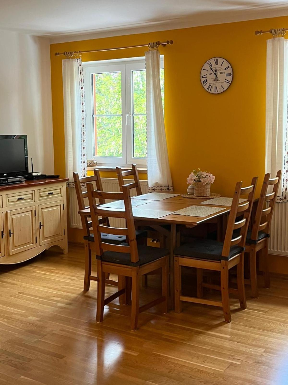 Apartman Pod Klasterem รุมบวร์ก ภายนอก รูปภาพ